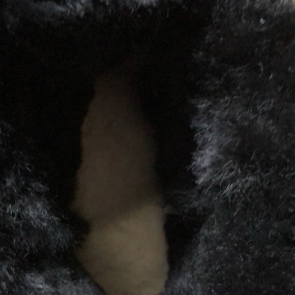 Women’s size 10 Kirkland Signature black wool lining slip on ankle boots - Picture 6 of 8